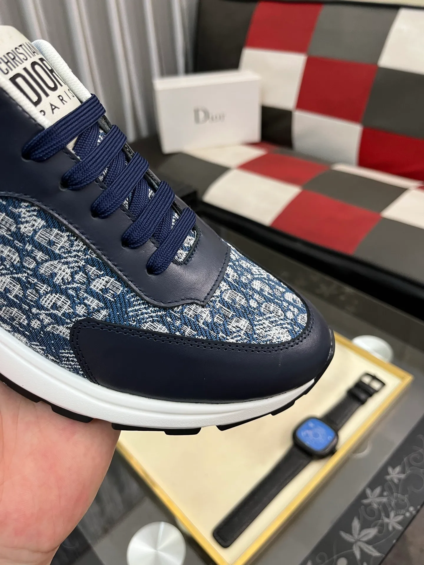 Men's shoes 💰440⌚️⌚️[Dior] The toe box is designed to be a bit wider. The upper foot comfort is perfect. The thread is beautiful. It fits the pants perfectly and is versatile. Decorated with various classic details. It is an ideal choice for daily styling. It can be matched with various casual items to create exquisite looks. Fabric: First-layer cowhide/lining sheepskin TPU original outsole Size: 38-443️⃣Colors available